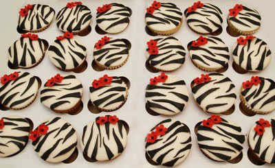 normal_Bachelorette_Zebra_Cupcakes